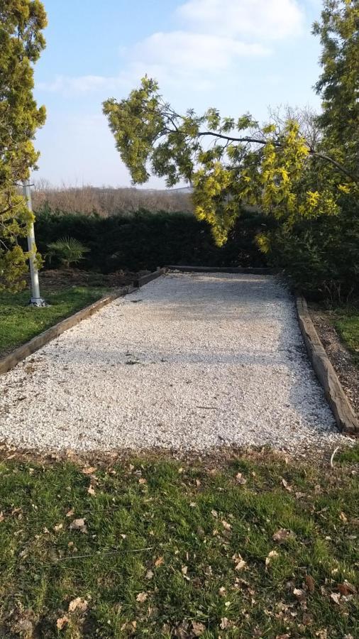 Gite La Garrigue Montbarla Экстерьер фото
